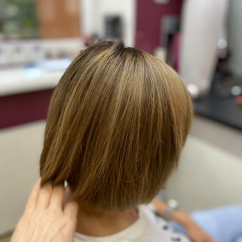 Стрижки жіночі/кінчики
                    Салон красоты Blackberry Киев