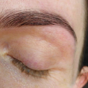 Коррекция бровей и натуральное окрашивание