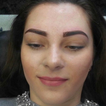 Перманентный макияж бровей графический