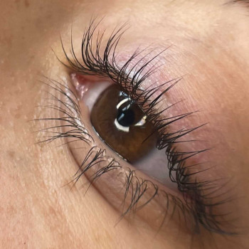 Ламінування вій матеріалами преміум класу