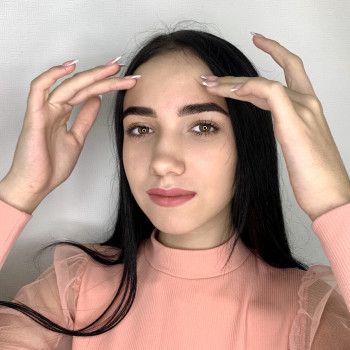 Моделювання та фарбування брів
                    Мастер перманентного макияжа Александра Кривой Рог