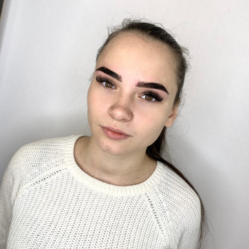 Моделювання та фарбування брів
                    Мастер перманентного макияжа Александра Кривой Рог