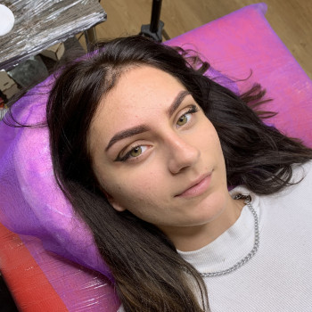 Моделювання та фарбування брів
                    Мастер перманентного макияжа Александра Кривой Рог