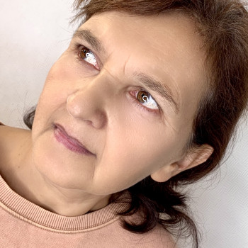 Моделювання та корекція брів
                    Майстер перманентного макіяжу Александра Кривий Ріг