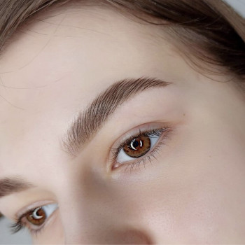 Моделювання та фарбування брів
                    Мастер перманентного макияжа Александра Кривой Рог