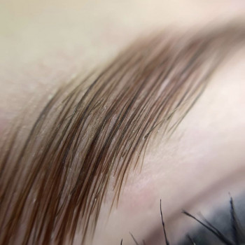 Моделювання та фарбування брів
                    Мастер перманентного макияжа Александра Кривой Рог