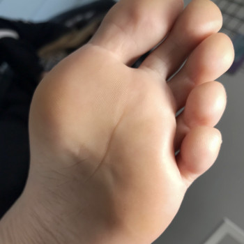 Апаратна обробка п‘ят 
Гладенькі та доглянуті ніжки після пр