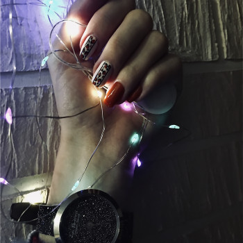 Маникюр и покрытие гель лаком
                    Майстер манікюру Александра Рубіжне