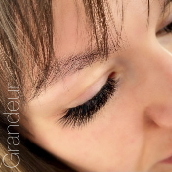 Наращивание ресниц, объём «4D»