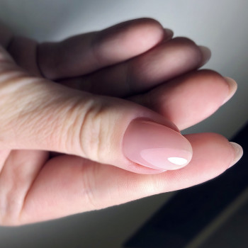 Комбинированный, классический маникюр
                    Мастер маникюра Анастасия Киев