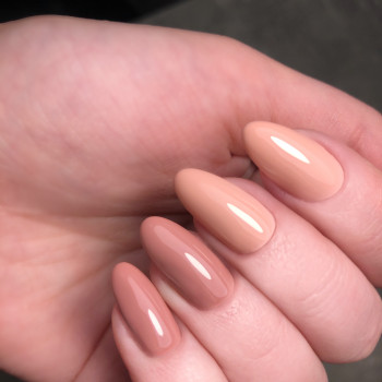 Комбинированный, классический маникюр
                    Мастер маникюра Анастасия Киев