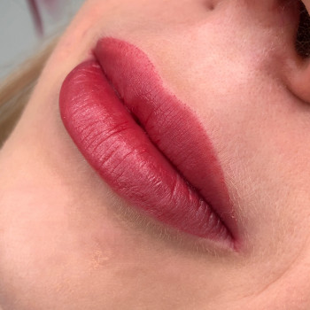 Перманентный макияж губ