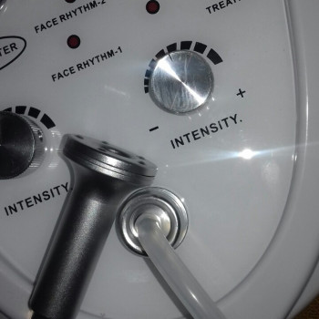 Вакуумно-роликовый массаж, баночный, ручной
                    Массажист Світлана Львов