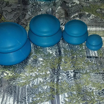 Вакуумно-роликовый массаж, баночный, ручной
                    Массажист Світлана Львов