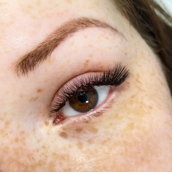 Наращивание ресниц Mega Volume 5D
                    Лешмейкер Юлия Белая Церковь