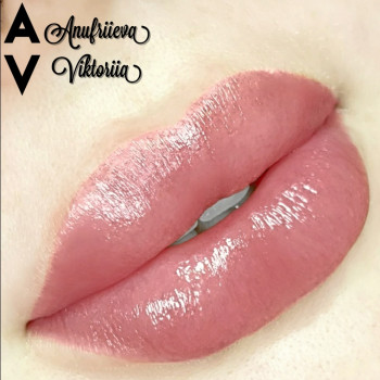 Акварельные губы