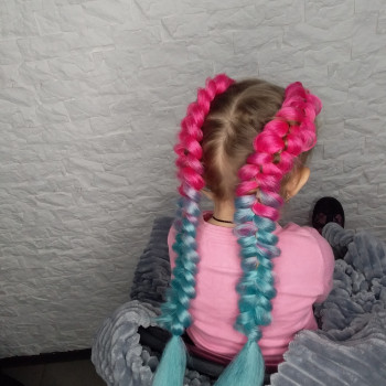 Две косы с канекалоном малышке