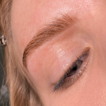 Коррекция и окрашивание бровей хной/краской
                    Лешмейкер Марина Херсон