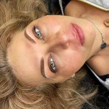 Пудровые брови