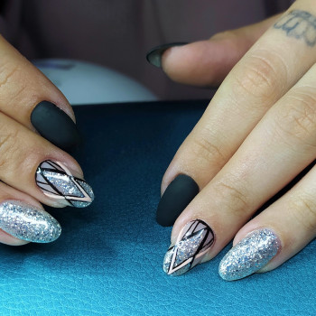 Черный маникюр с серебром, фото - Мастер маникюра Эвелина Соколова