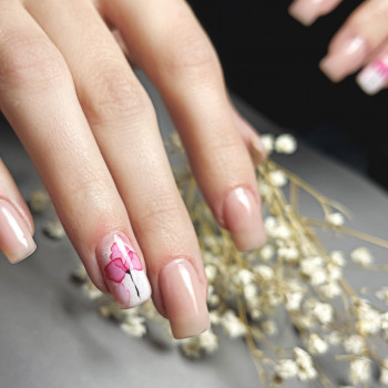 Нарощування нігтів
                    Мастер маникюра Любов Винница