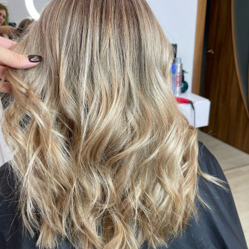 Сложное окрашивание волос
                    Салон красоты Твой Тон Киев