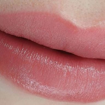 Акварельный эффект губ