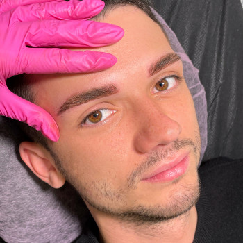 Перманентный макияж бровей
                    Майстер перманентного макіяжу Кристина Київ