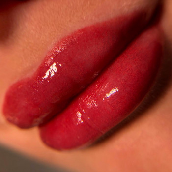 Перманентный макияж губ
                    Майстер перманентного макіяжу Кристина Київ