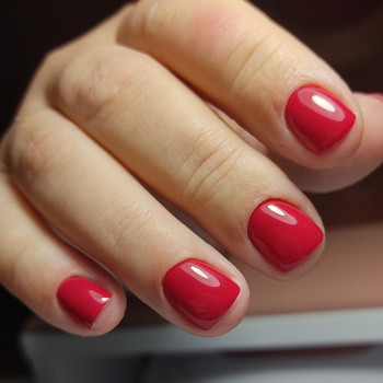 Покрытие гель лак + маникюр + укрепление
                    Мастер маникюра Владислава Сумы