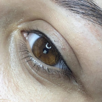 Заполнение межресничного пространства.
Фото сразу после про