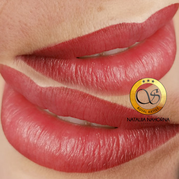 Помадный эффект перманентный макияж губ
