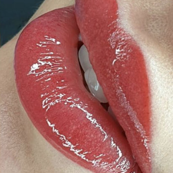 Перманентный макияж: брови, веки, губы. Татуаж. Нанонапыление
                    Мастер перманентного макияжа Диана Запорожье