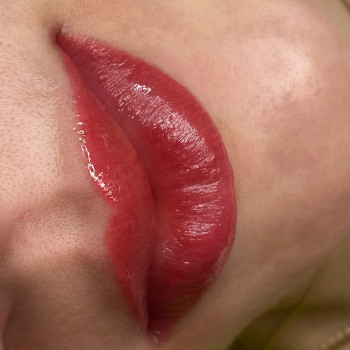 Перманентный макияж: брови, веки, губы. Татуаж. Нанонапыление
                    Мастер перманентного макияжа Диана Запорожье