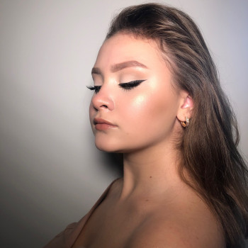 Макіяж
                    Визажист Сніжана Львов