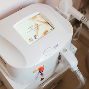 Лазерная эпиляция Бикини
                    Салон краси Confetti Харків