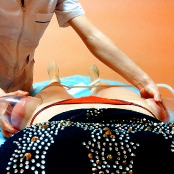 Вакуумно-роликовый массаж
                    Массажист Валерия Киев