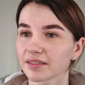 Корекція та фарбування брів фарбою
                    Салон красоты ZMINA beauty space Киев