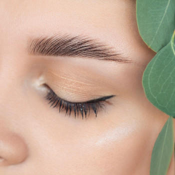 Корекція та фарбування брів фарбою
                    Салон красоты ZMINA beauty space Киев