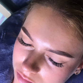 Наращивание ресниц
                    Лешмейкер Виктория Миколаїв