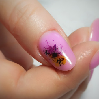 Розовый маникюр с цветами, фото -  