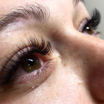 Наращивание ресниц
                    Лешмейкер Лия Одесса