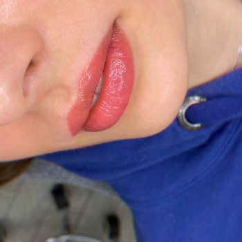 Перманентный макияж губ / Акварельные губы / Помадные губы / Татуаж
                    Мастер перманентного макияжа Алина Киев