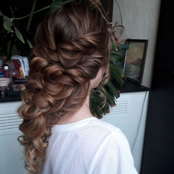 Прическа
                    Парикмахер-стилист Юлія Киев