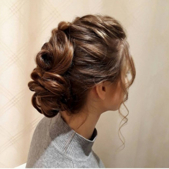 Прическа
                    Парикмахер-стилист Юлія Киев