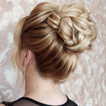 Прическа
                    Парикмахер-стилист Юлія Киев