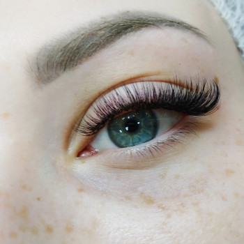 Наращивание ресниц 3D