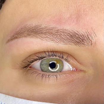 Микроблейдинг бровей
                    Бровист Марина Одесса