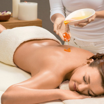 медовый массаж спины