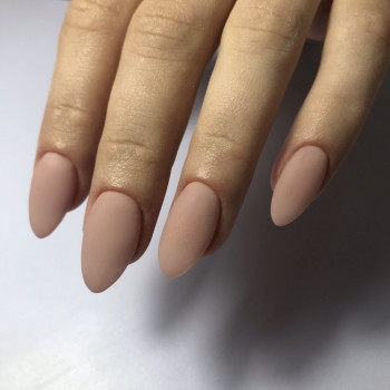 Выполненно наращивание ногтей за 2 часа.